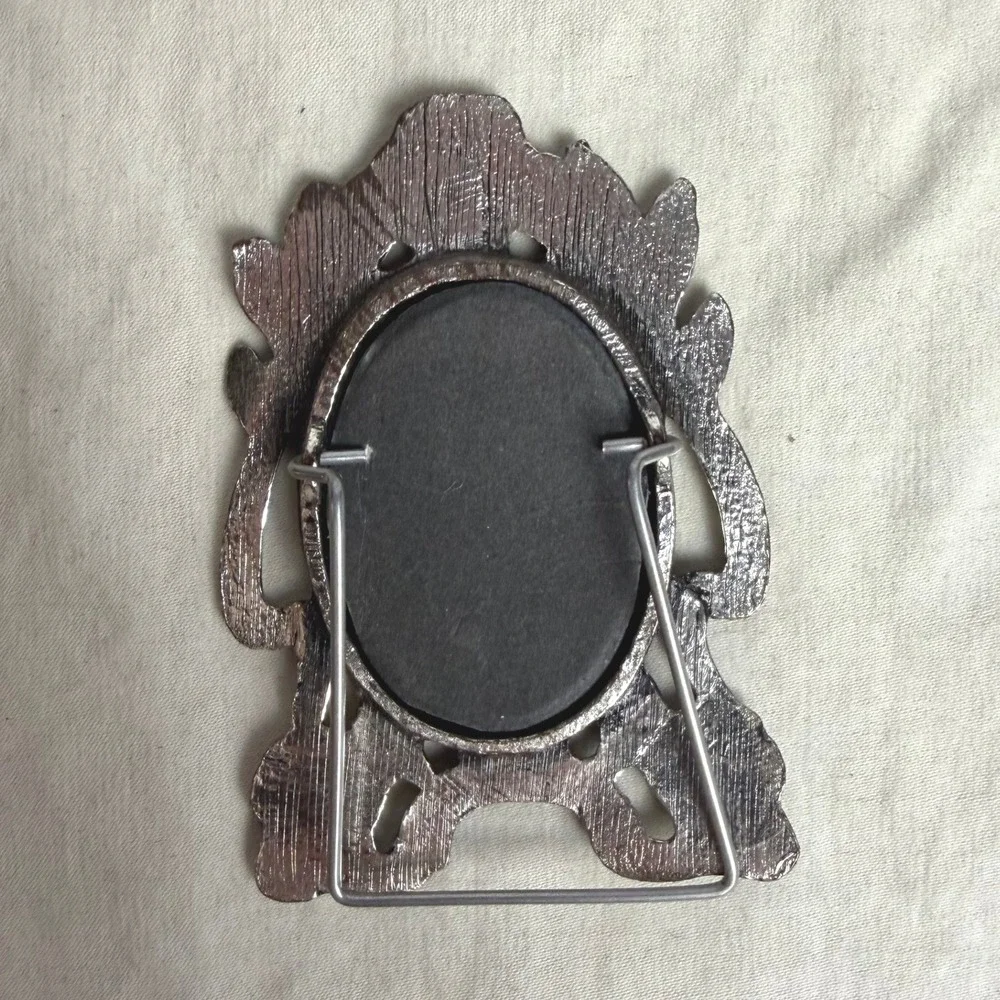 VTG Set of 2 Mini Victorian Style Silver Tone Easel Frames Oval Cherub Floral